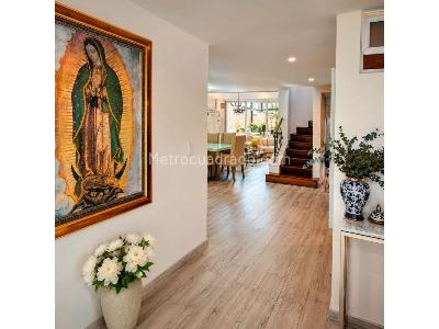Casa de 3 alcobas en venta en Santa Barbara, Bogotá, 381 m² · foto 12 de 20