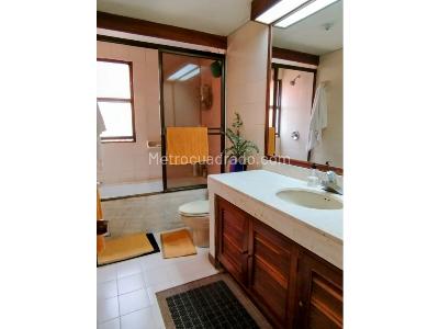Apartamento de 3 alcobas en venta en Usaquen, Bogotá, 237 m² · foto 7 de 13