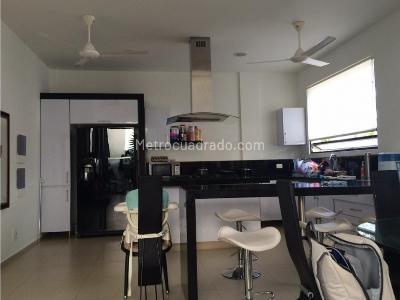 Casa de 4 alcobas en venta en Lagos Del Peñon, Girardot, 200 m² · foto 7 de 10