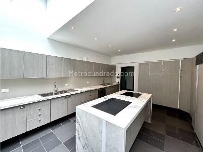 Casa de 5 alcobas en venta en Santa Ana Oriental, Bogotá, 872 m² · foto 9 de 20