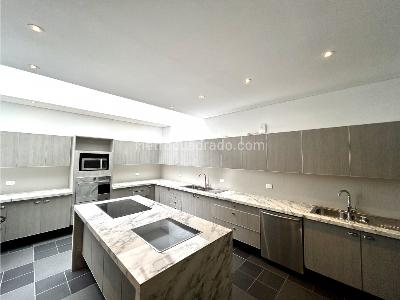 Casa de 5 alcobas en venta en Santa Ana Oriental, Bogotá, 872 m² · foto 13 de 20