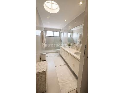 Apartamento de 3 alcobas en venta en Chico, Bogotá, 226 m² · foto 19 de 20