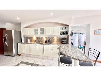Apartamento de 5 alcobas en venta en San Patricio, Bogotá, 400 m² · foto 15 de 20