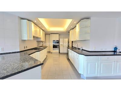Apartamento de 4 alcobas en arriendo en La Cabrera, Bogotá, 400 m² · foto 9 de 20