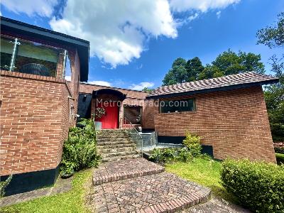 Casa de 3 alcobas en venta en Torca, Bogotá, 450 m² · foto 2 de 20