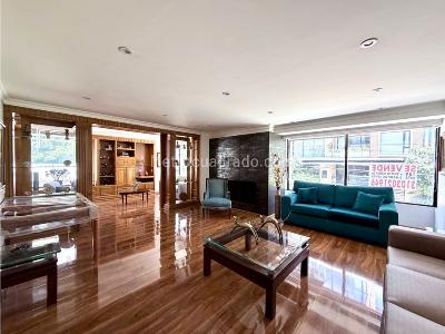 Apartamento de 3 alcobas en venta en San Patricio, Bogotá, 210 m² · foto 3 de 20
