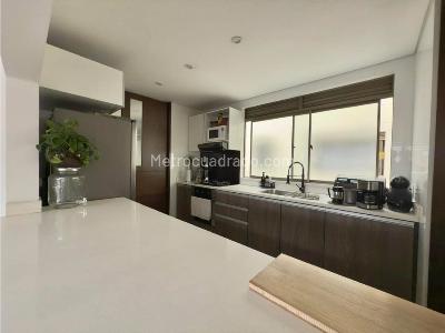 Apartamento en venta en Santa Barbara, Bogotá · foto 8 de 19