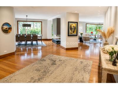 Apartamento de 4 alcobas en venta en Chico, Bogotá, 440 m² · foto 2 de 14