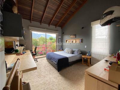 Casa de 4 alcobas en venta en Conjunto Loyola Guaymaral, Chía, 308 m² · foto 18 de 20