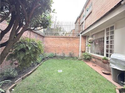 Casa de 4 alcobas en venta en Santa Paula, Bogotá, 170 m² · foto 2 de 14