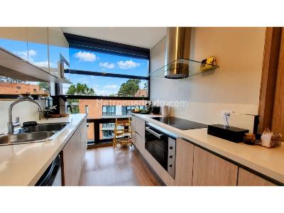 Apartamento de 3 alcobas en venta en Los Rosales, Bogotá, 257 m² · foto 13 de 20