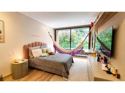 Apartamento de 3 alcobas en venta en Los Rosales, Bogotá, 257 m² · foto 18 de 20