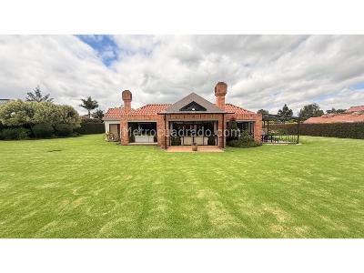 Casa de 4 alcobas en venta en Serrezuela, Mosquera, 460 m² · foto 4 de 20