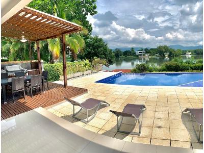 Casa de 4 alcobas en venta en Lagos Del Peñon, Girardot, 363 m² · foto 2 de 20