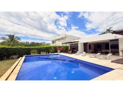 Casa de 4 alcobas en venta en Lagos Del Peñon, Girardot, 363 m² · foto 3 de 20