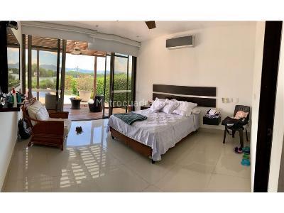 Casa de 4 alcobas en venta en Lagos Del Peñon, Girardot, 363 m² · foto 13 de 20