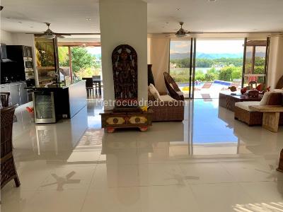 Casa de 4 alcobas en venta en Lagos Del Peñon, Girardot, 363 m² · foto 15 de 20