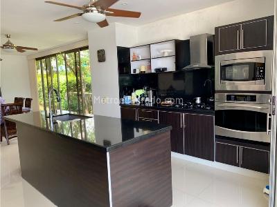 Casa de 4 alcobas en venta en Lagos Del Peñon, Girardot, 363 m² · foto 16 de 20