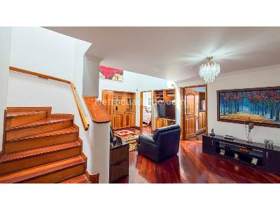 Apartamento de 4 alcobas en venta en Santa Barbara, Bogotá, 315 m² · foto 3 de 19