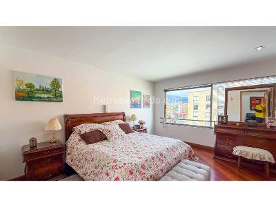 Apartamento de 4 alcobas en venta en Santa Barbara, Bogotá, 315 m² · foto 14 de 19