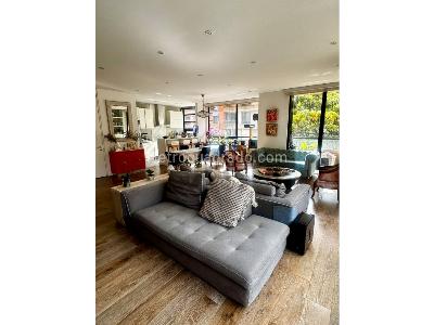 Apartamento de 3 alcobas en venta en La Cabrera, Bogotá, 167 m² · foto 2 de 11