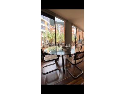 Apartamento de 3 alcobas en venta en Los Rosales, Bogotá, 250 m² · foto 2 de 18