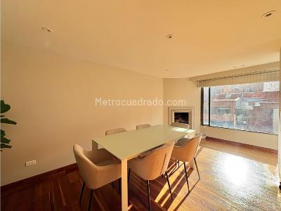 Apartamento de 3 alcobas en venta en Los Rosales, Bogotá, 145 m² · foto 2 de 20