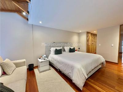 Apartamento de 3 alcobas en venta en Los Rosales, Bogotá, 145 m² · foto 16 de 20