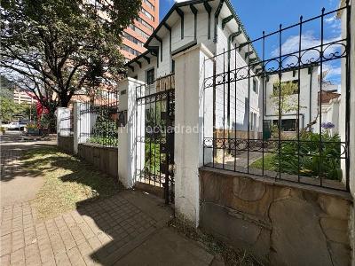 Casa de 5 alcobas en venta en Teusaquillo, Bogotá, 472 m² · foto 3 de 20
