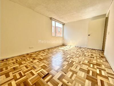 Apartamento de 3 alcobas en arriendo en Chico Reservado, Bogotá, 160 m² · foto 9 de 15