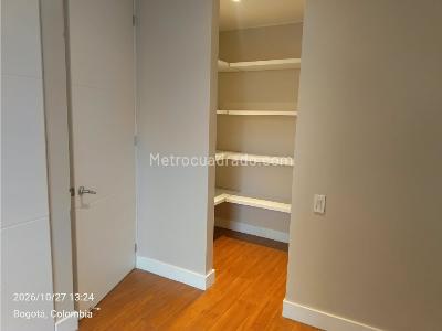 Apartamento de 3 alcobas en arriendo en Santa Barbara, Bogotá, 141 m² · foto 13 de 20