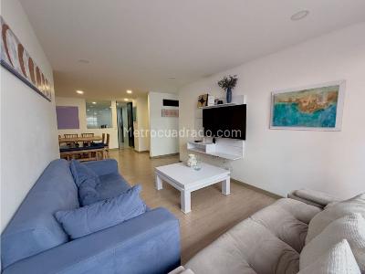 Apartamento de 3 alcobas en venta en Santa Barbara Cental, Bogotá, 125 m² · foto 1 de 15
