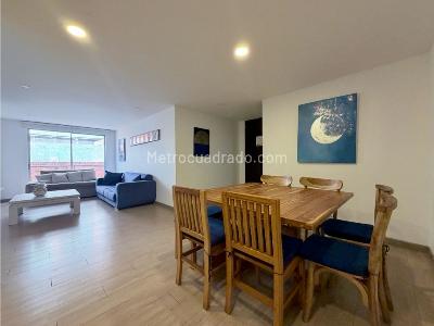 Apartamento de 3 alcobas en venta en Santa Barbara Cental, Bogotá, 125 m² · foto 3 de 15