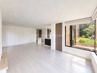 Apartamento de 2 alcobas en arriendo en La Carolina, Bogotá, 100 m² · foto 2 de 11
