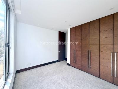 Apartamento de 3 alcobas en arriendo en Chico, Bogotá, 160 m² · foto 12 de 14