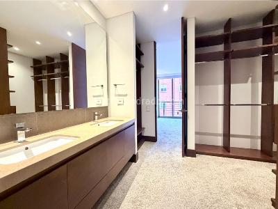 Apartamento de 3 alcobas en arriendo en Chico, Bogotá, 160 m² · foto 7 de 14