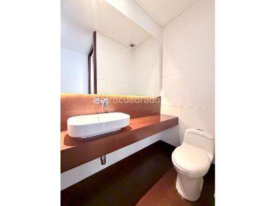 Apartamento de 3 alcobas en arriendo en Chico, Bogotá, 160 m² · foto 9 de 14