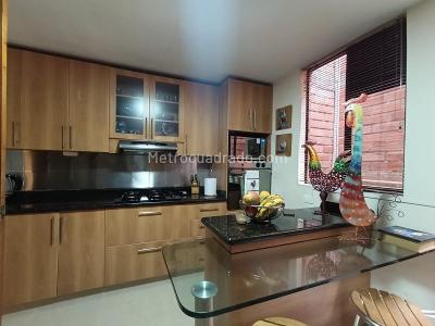 Casa de 4 alcobas en venta en Belen Loma De Los Bernal, Medellín, 210 m² · foto 3 de 20