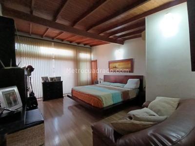 Casa de 4 alcobas en venta en Belen Loma De Los Bernal, Medellín, 210 m² · foto 8 de 20