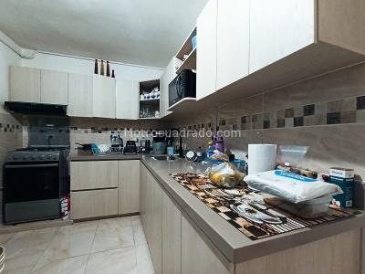 Apartamento de 3 alcobas en venta en Belen Altavista Parte Baja, Medellín, 88 m² · foto 11 de 13