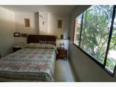 Apartamento de 3 alcobas en venta en El Diamante No. 2, Medellín, 127 m² · foto 5 de 10