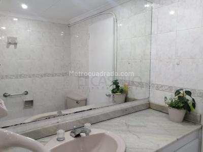Casa de 5 alcobas en venta en Belen Malibu, Medellín, 208 m² · foto 10 de 15
