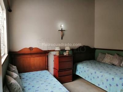 Casa de 5 alcobas en venta en Belen Malibu, Medellín, 208 m² · foto 8 de 15