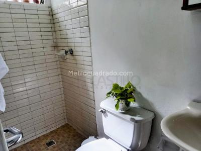 Casa de 5 alcobas en venta en Belen Malibu, Medellín, 208 m² · foto 9 de 15
