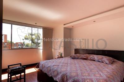 Apartamento en venta en Loma De Los Bernal, Medellín · foto 12 de 18