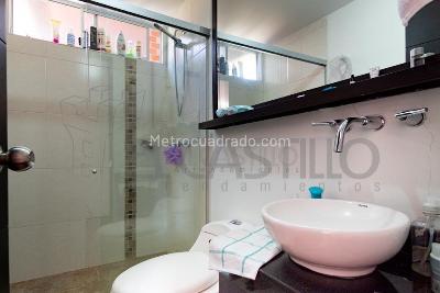 Apartamento en venta en Loma De Los Bernal, Medellín · foto 17 de 18