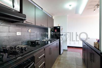 Apartamento en venta en Loma De Los Bernal, Medellín · foto 4 de 18