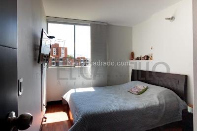 Apartamento en venta en Loma De Los Bernal, Medellín · foto 9 de 18