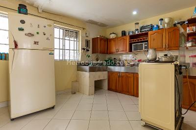 Apartamento de 4 alcobas en venta en San Benito, Medellín, 135 m² · foto 2 de 9