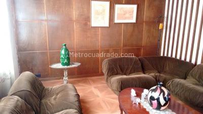 Casa de 5 alcobas en venta en Prado Centro, Medellín, 384 m² · foto 5 de 16
